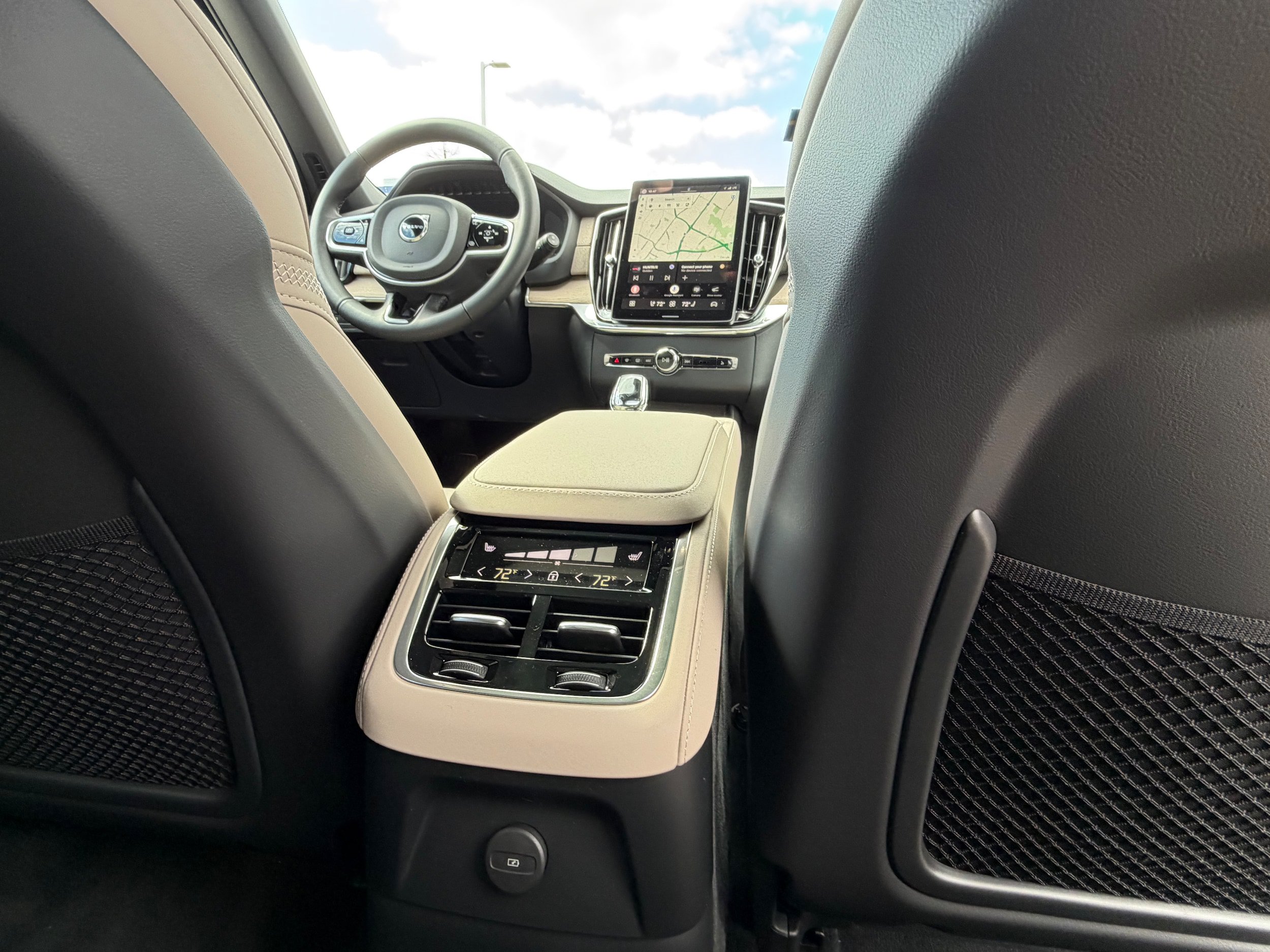 New 2026 Volvo XC90 T8 Plus AWD/4WD image 12