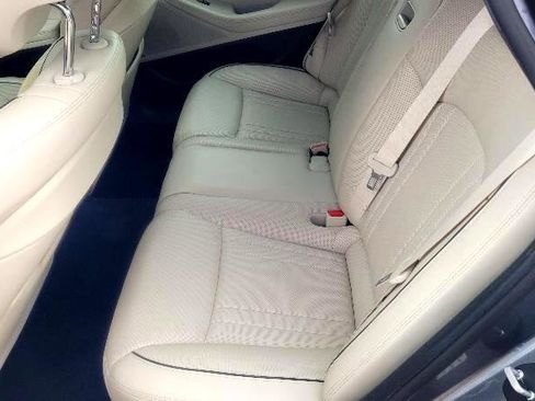 Used 2015 Hyundai Genesis 5.0 w/ Option Group 05 image 10