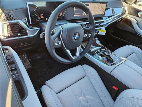 New 2026 BMW X5 xDrive40i w/ Executive Package image 3