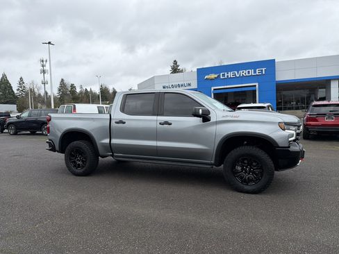 Used 2024 Chevrolet Silverado 1500 ZR2 w/ Technology Package image 7