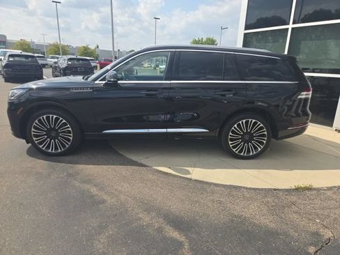 Used 2025 Lincoln Aviator Black Label AWD/4WD image 3