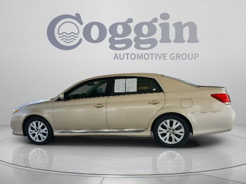 Used 2011 Toyota Avalon FWD image 2