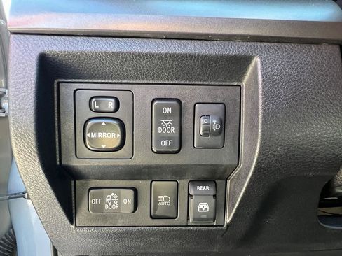 Used 2018 Toyota Tundra SR5 image 44