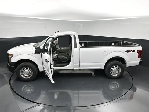 Used 2017 Ford F150 XL w/ Equipment Group 101A Mid AWD/4WD image 36