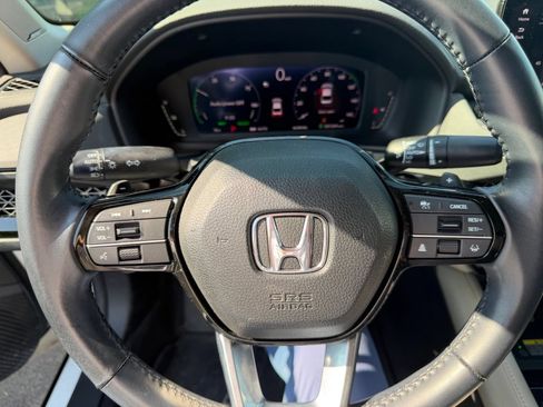 Used 2024 Honda Accord Touring image 17