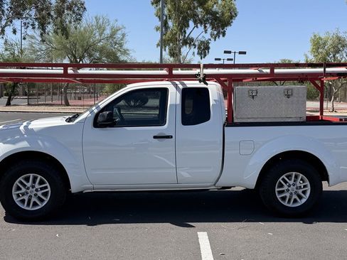 Used 2019 Nissan Frontier SV w/ Value Truck Package RWD image 2