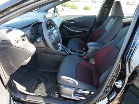 Used 2025 Toyota Corolla SE image 16