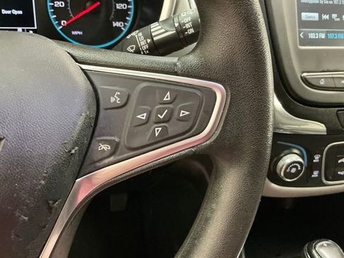 Used 2018 Chevrolet Equinox LT FWD image 25