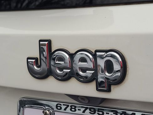 Used 2015 Jeep Renegade Latitude w/ Popular Equipment Group image 29