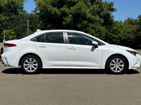 Certified 2024 Toyota Corolla LE FWD image 3