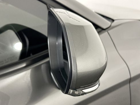 Used 2025 Toyota Camry SE image 10