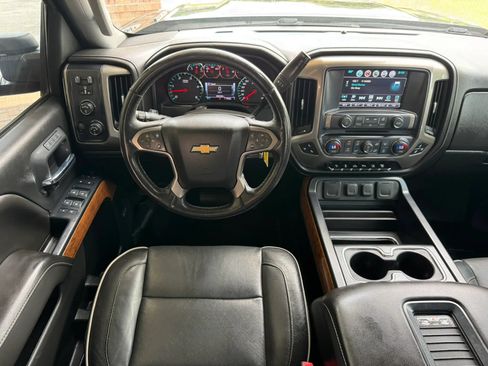 Used 2017 Chevrolet Silverado 2500 High Country w/ Duramax Plus Package AWD/4WD image 27