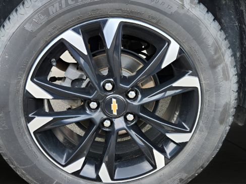 Used 2023 Chevrolet TrailBlazer LT FWD image 9