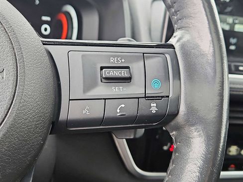 Used 2022 Nissan Rogue Platinum w/ Head-Up Display Package image 18