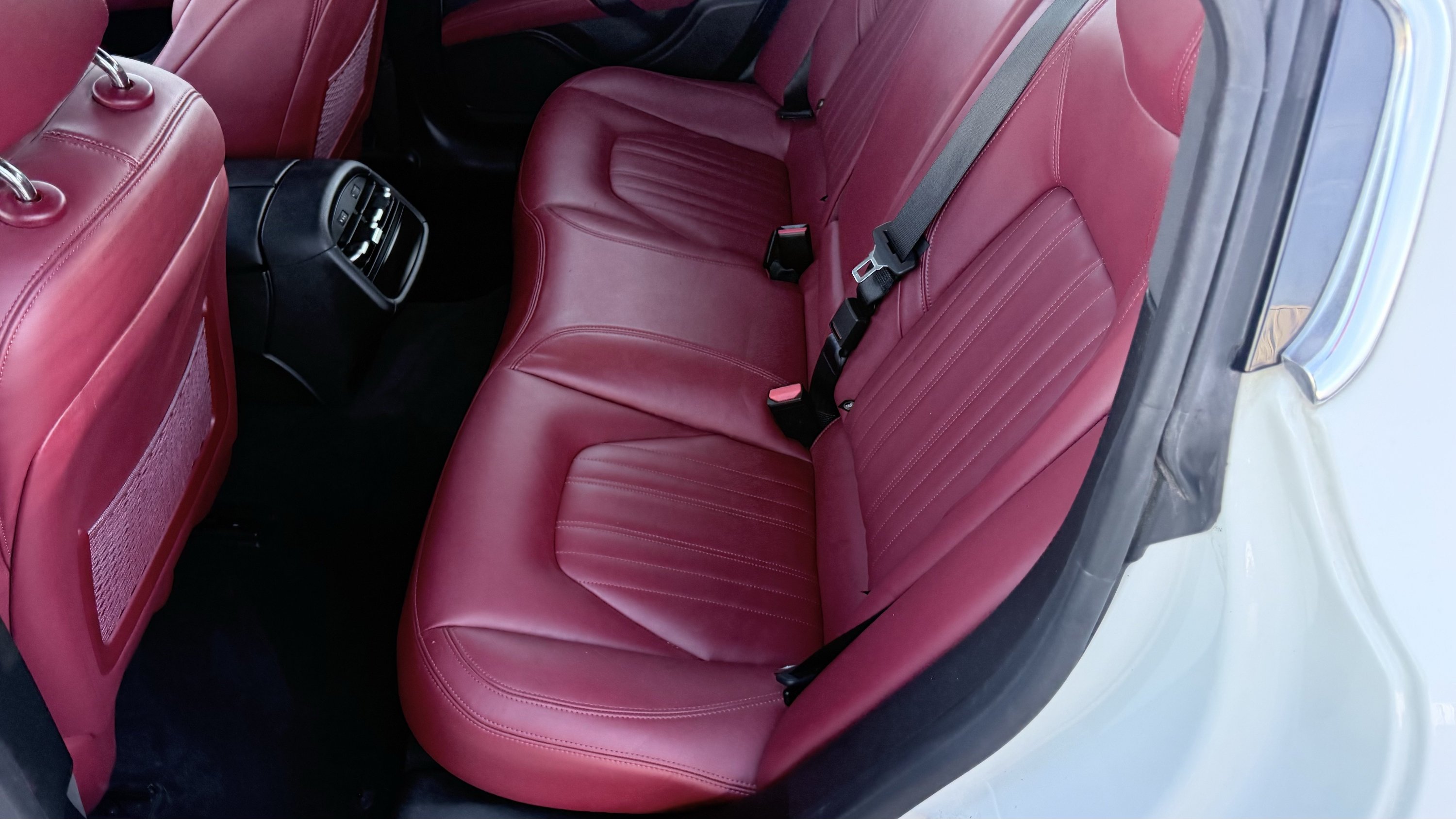 Used 2018 Maserati Ghibli RWD image 23