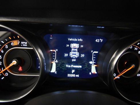 Used 2023 Jeep Wrangler Sport image 21