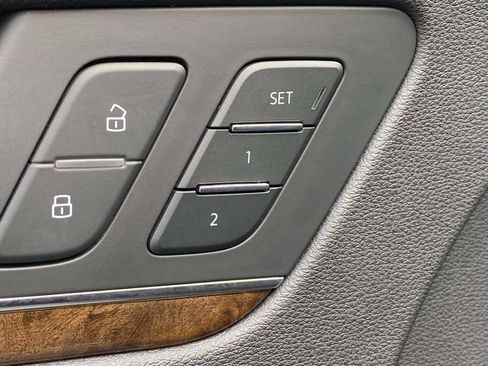Used 2018 Audi Q5 Prestige w/ Prestige Package image 23