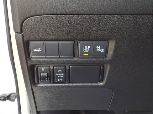 Used 2017 Nissan Armada Platinum w/ Captain Seat Package image 20