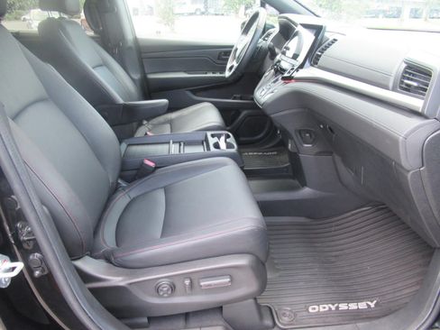 Used 2024 Honda Odyssey Sport image 10