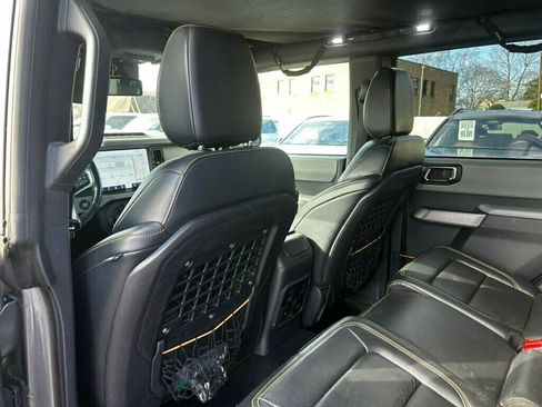 Used 2022 Ford Bronco Badlands image 14