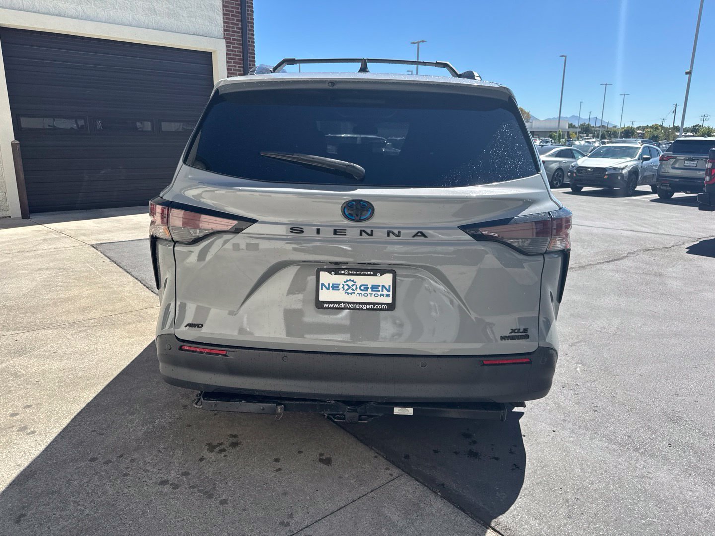 Used 2023 Toyota Sienna XLE Woodland Edition AWD/4WD image 7