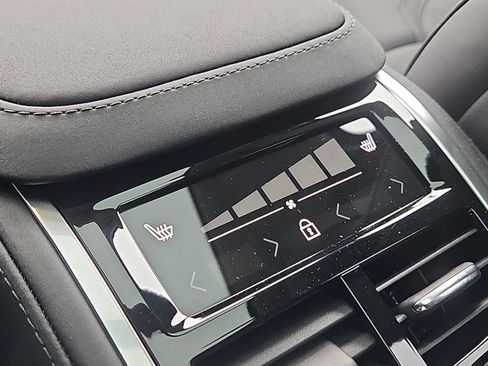 New 2026 Volvo XC90 B6 Plus w/ Protection Package image 12