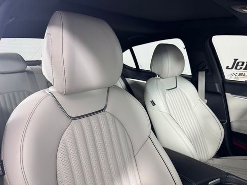 Used 2025 Genesis G70 3.3T Advanced image 33