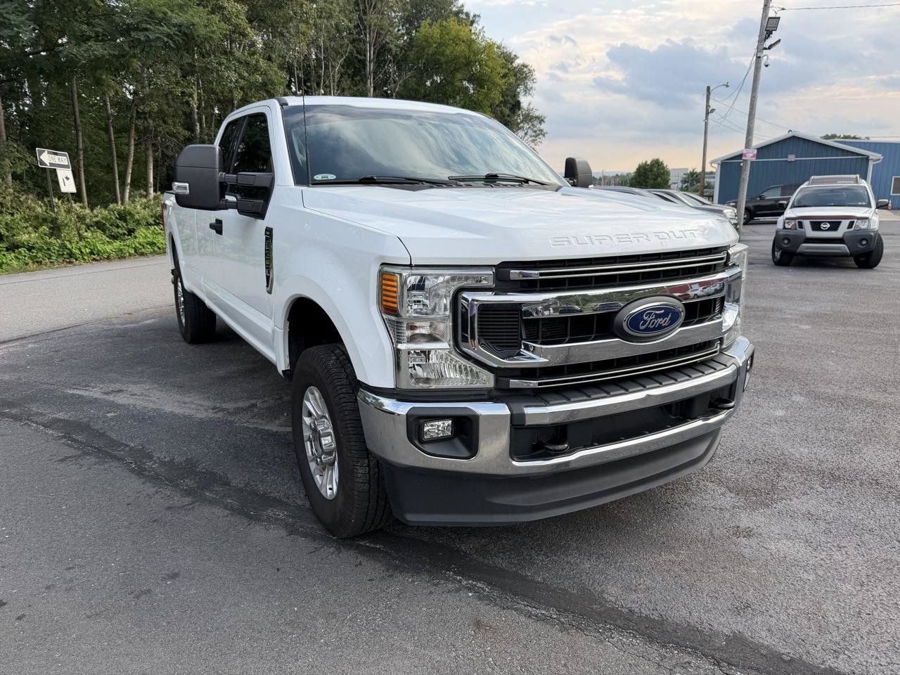 Used 2022 Ford F350 XLT w/ XLT Value Package AWD/4WD image 3