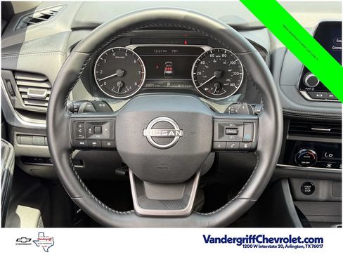 Used 2025 Nissan Rogue SV AWD/4WD image 13