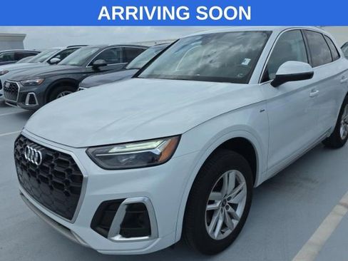 Used 2023 Audi Q5 2.0T Premium w/ Convenience Package AWD/4WD image 2