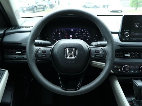 Used 2025 Honda Accord SE image 15