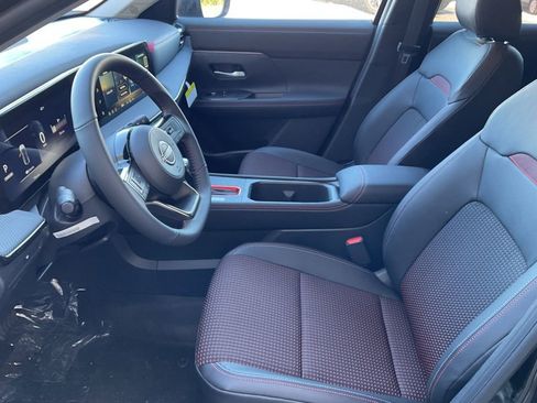 New 2026 Nissan Kicks SR w/ Cold Weather Package image 10