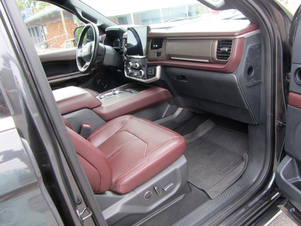 Used 2023 Ford Expedition Max Limited AWD/4WD image 22