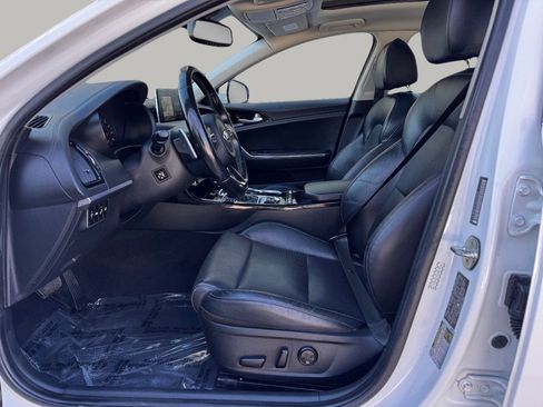 Used 2018 Kia Stinger Premium image 16