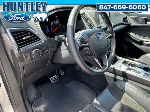 Used 2022 Ford Edge ST image 16