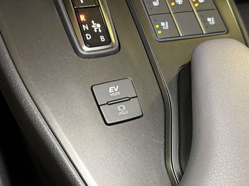 Certified 2025 Lexus UX 300h AWD w/ Accessory Package (Z1) image 31