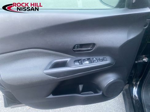 Used 2020 Nissan Kicks S image 10