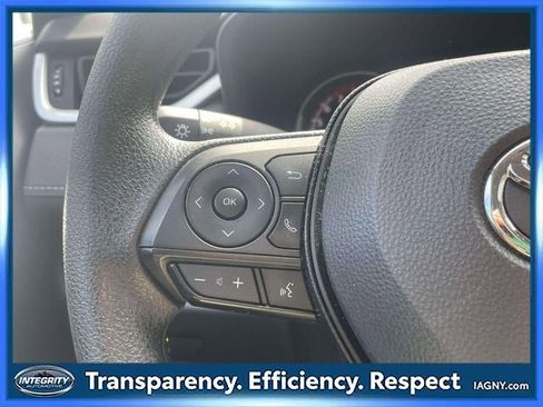 Used 2025 Toyota RAV4 XLE AWD/4WD image 19