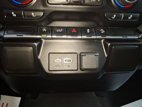 Used 2021 Chevrolet Silverado 1500 LT w/ Z71 Off-Road Package image 25