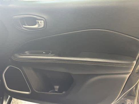 Used 2018 Jeep Compass Latitude w/ Cold Weather Group image 32