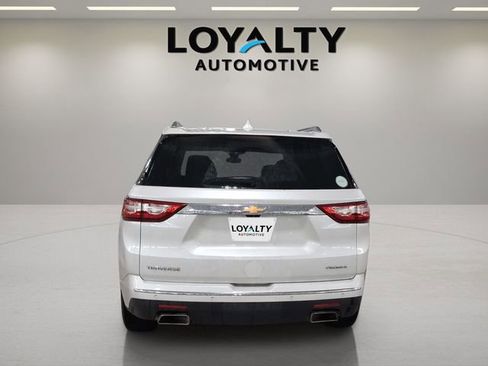 Used 2019 Chevrolet Traverse Premier w/ Driver Confidence II Package FWD image 4