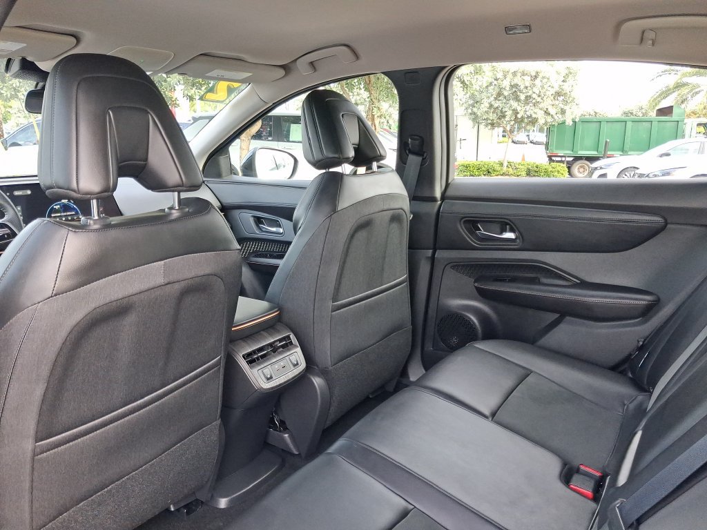 Certified 2023 Nissan Ariya FWD image 14