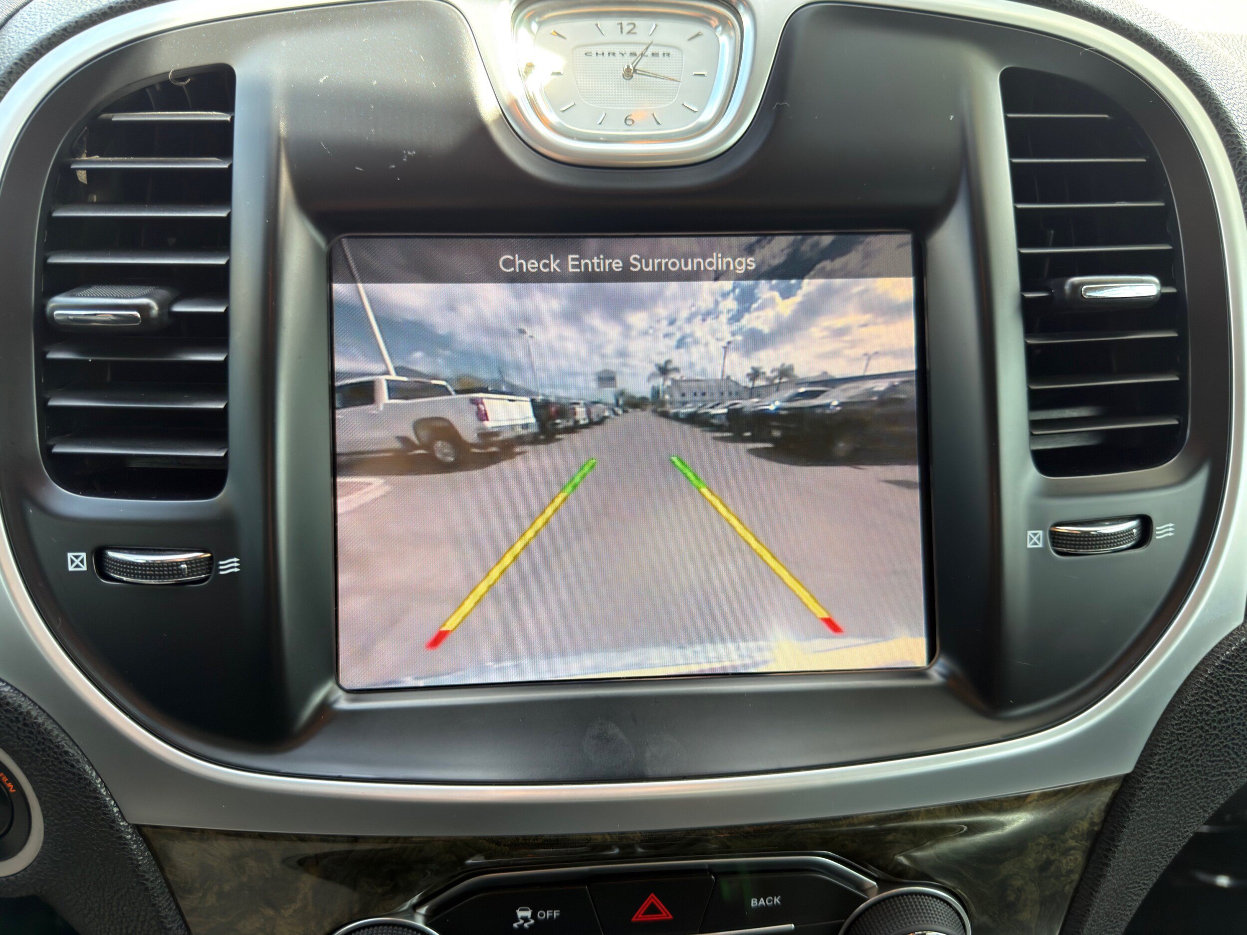 Used 2015 Chrysler 300 C w/ Harman/Kardon Audio Group RWD image 34
