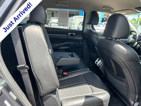 Used 2024 Kia Sorento S FWD image 29
