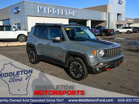 Used 2015 Jeep Renegade Trailhawk image 1