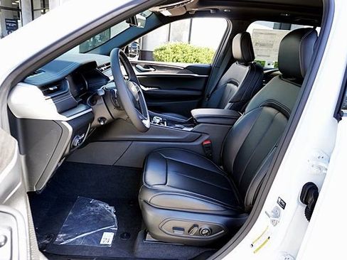 New 2026 Jeep Grand Cherokee Limited w/ Luxury Tech Group II image 18