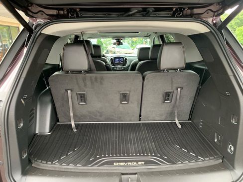 Used 2020 Chevrolet Traverse LT w/ LT Premium Package AWD/4WD image 9