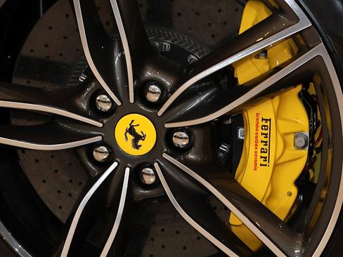 Certified 2025 Ferrari Roma Spider RWD image 76