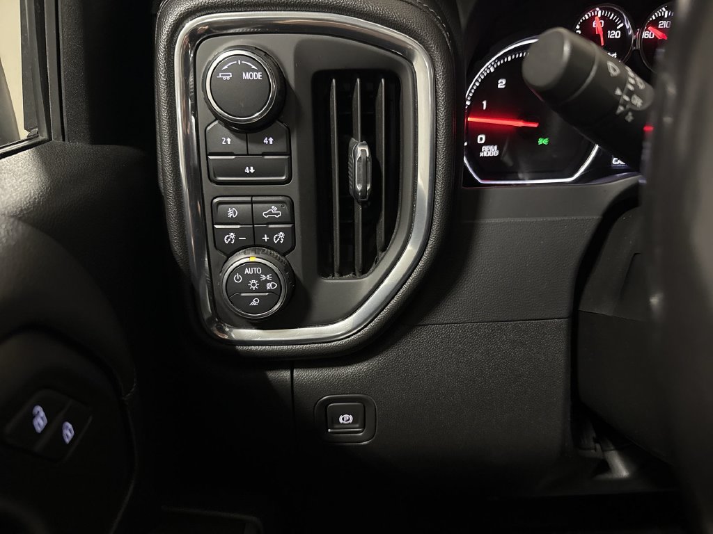 Used 2020 Chevrolet Silverado 2500 LT w/ Texas Edition AWD/4WD image 18