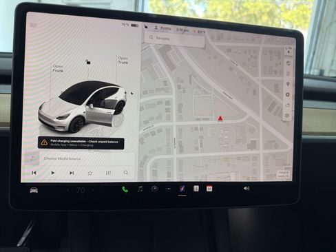 Used 2023 Tesla Model Y Long Range image 32